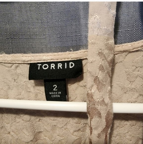 🍂🍁Torrid 2 Jacquard Surplice Top - Picture 3 of 6